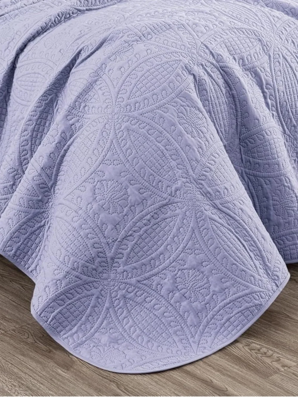 Classic Quilted king 3 piece Bedspread Set in Lavender